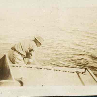 Fred Wesner setting gill net from Morning Star 1925