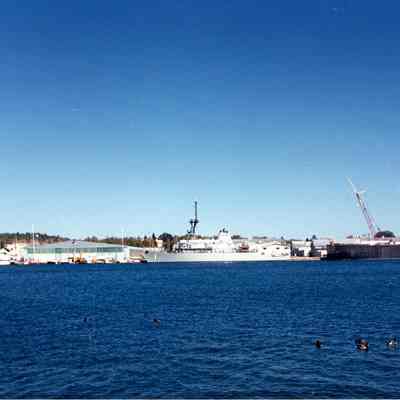USS Avenger being constructed at PBI 1987