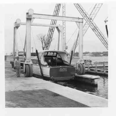Pleasure craft Roo Mike in a boatlift