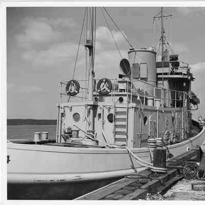 ST-884 docked