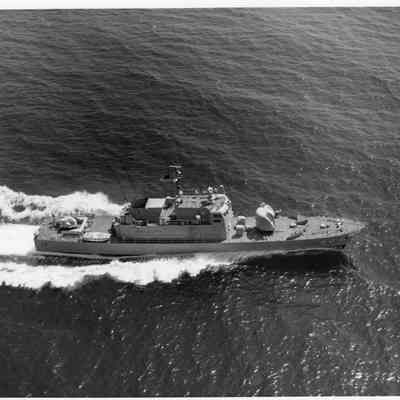 PG-95 USS Defiance