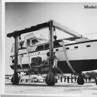 Model 50-AMO lift with boat 1973
