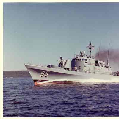 PG-95 USS Defiance underway
