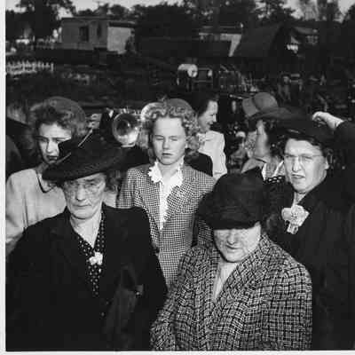 Patsy Smith, Alva Smith, and other people