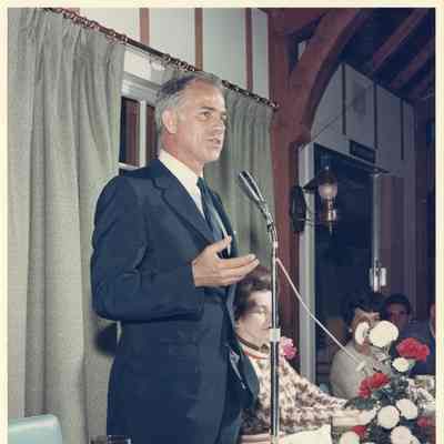 Man speaking at Alcoa Seaprobe christening dinner