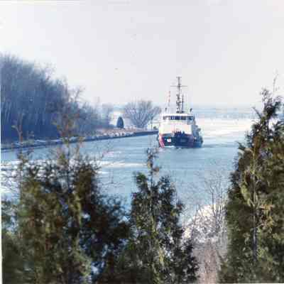 Mobile Bay underway through Sturgeon Bay Canal