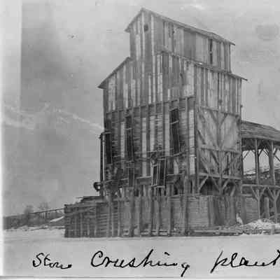 Stone crushing plant