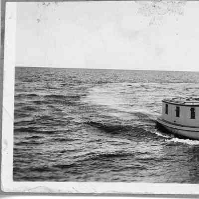 Fishing tug W.R. Busch underway
