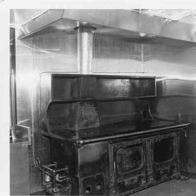 Stove in kitchen of Elton Hoyt II