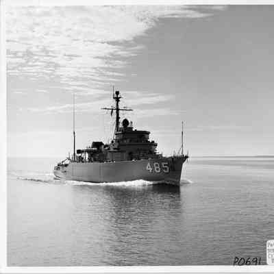 AM-495 underway