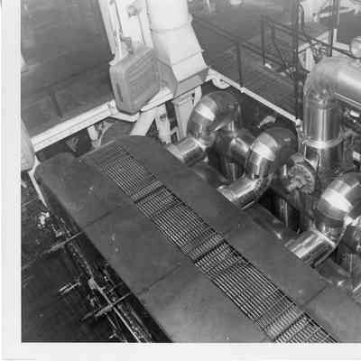 Elton Hoyt II engine room