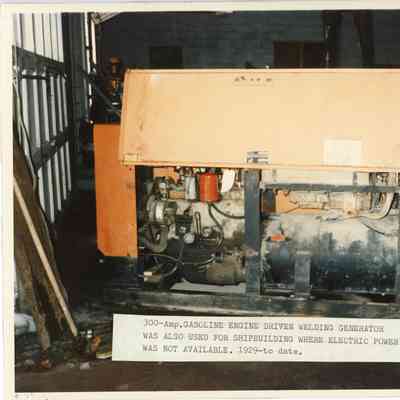 300 Amp gasoline engine driven welding generator