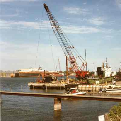 John M. Selvick, William Selvick, USCGC Mobile Bay, and Viking docked in Sturgeon Bay 1989