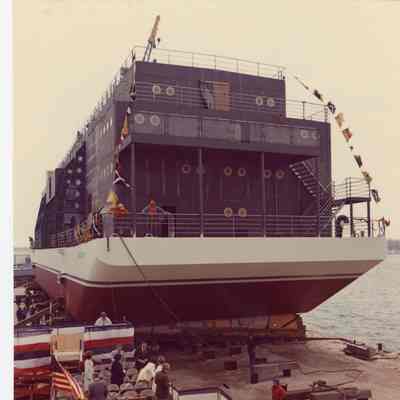 Stern view of New England Aquarium Discovery pre-launch