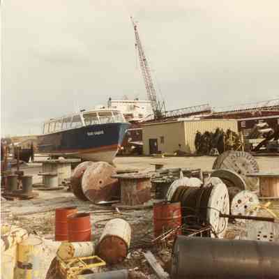 Quo Vadis next to self-unloader at Bay Shipbuilding 1990