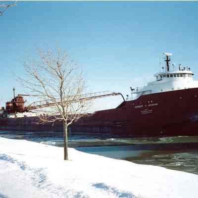 Herbert C. Jackson unloading coal in Manitowoc 2001