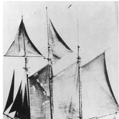 Schooner Julia B. Merrill underway