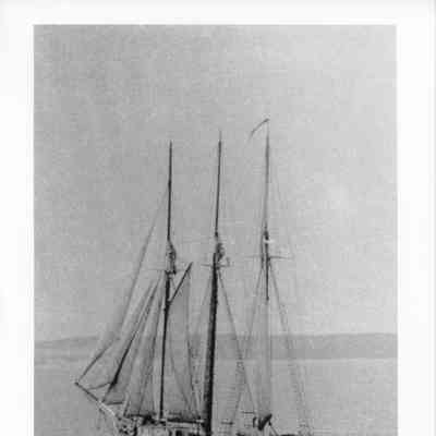 Schooner J.T. Wing underway in Sturgeon Bay 1939