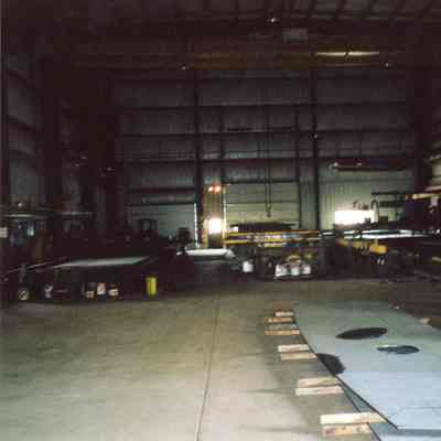 Plasma torch cutting machine at Bay Shipbuilding 2007