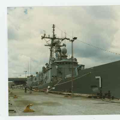 USS OLIVER HAZARD PERRY GUIDED MISSLE FRIGATE 7