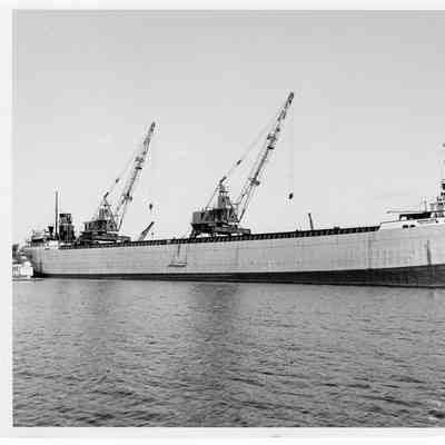 Marquis Roen docked