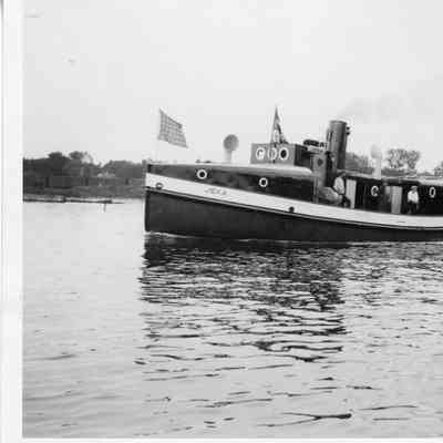Fishing tug Jeka underway