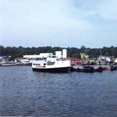 C.G. Richter and Griffin docked at Detroit Harbor 1981