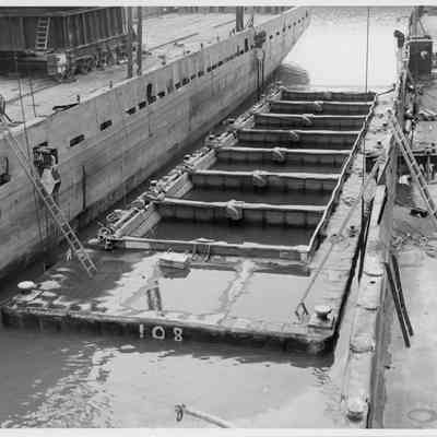 Christy 2 between two vessels