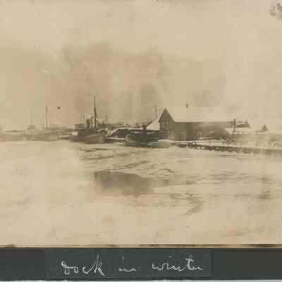 Sturgeon Bay dock in winter