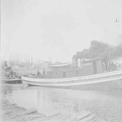 Tug Golden underweay 1893