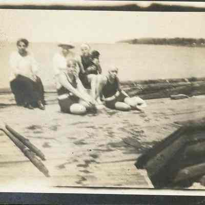 Hotz family pier 1925