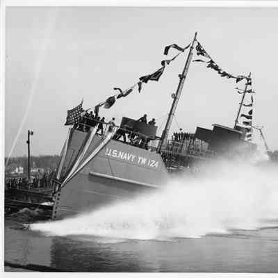 Launch of US Navy YW-124