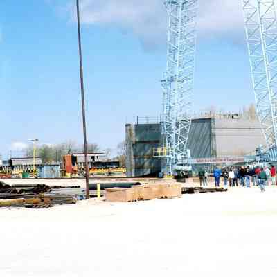 Module for an oil barge at Bay Shipbuilding 2006
