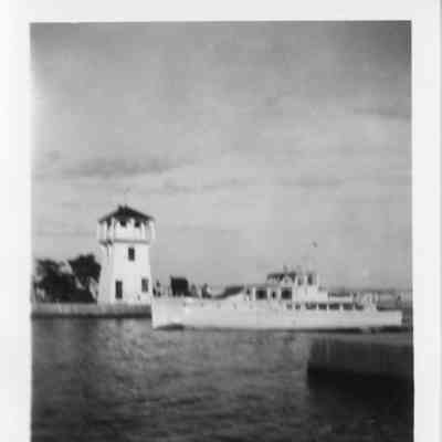 Unidentified vessel going through Sturgeon Bay Ship Canal