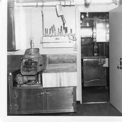 Elton Hoyt II kitchen