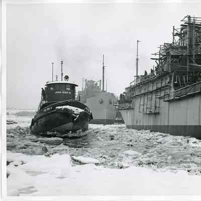 John Roen III alongside two subchasers