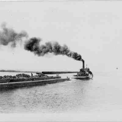 Bob Teed towing barge