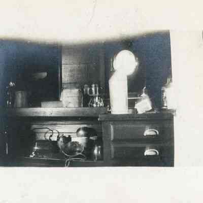 Oweenee galley kitchen