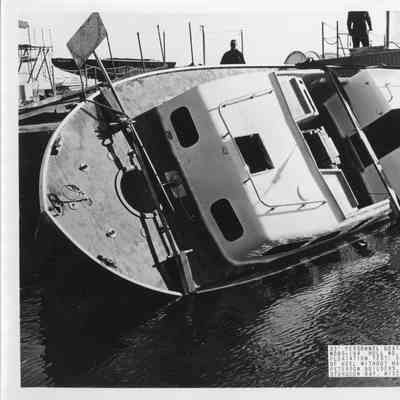 33' Personnel boat MK2-FY66 hull no. 661 floatation test 1966