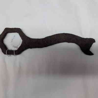 Shipwreck wrench