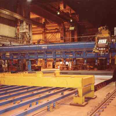 Automotive welding machine at Bay Shipbuilding 2006