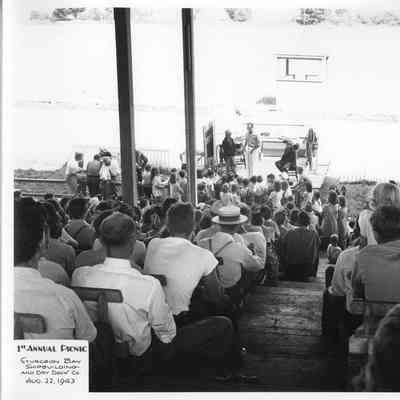 Group of people at SBSB&DD Co. 1st annual picnic August 22, 1943