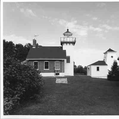 Overall site view of Sherwood Point Lighthouse 2002