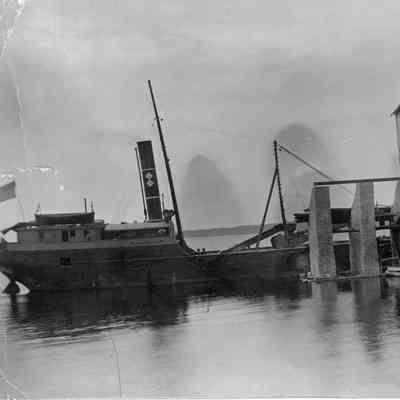Ship loading/unloading at Leathem Smith Quarry