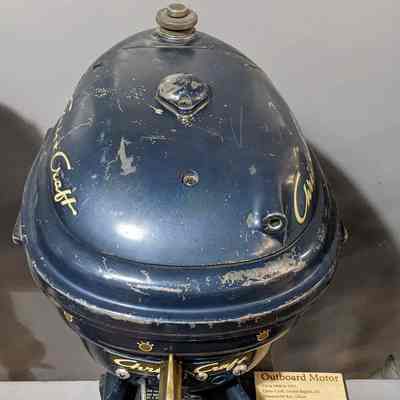 Chris-Craft Challenger Motor