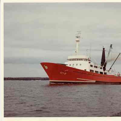 PBI Tuna Seiner Margaret L on water