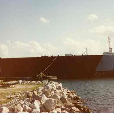 Bow of Edwin H. Gott at Bay Shipbuilding 1991