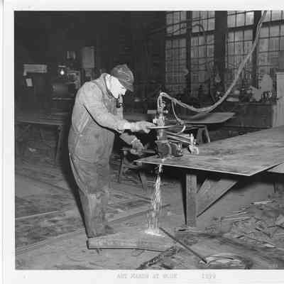 Art Marsh cutting steel at SBSB&DD Co. 1939