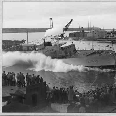 PC-496 launching at Leathem D. Smith Shipbuilding Co. 1944