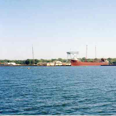 Lee A. Tregurtha being converted at Bay Shipbuilding 2006
